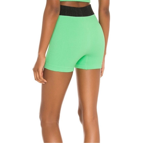 Free People Seamless Short in Fresh Cut, Size M/L New - Picture 3 of 5